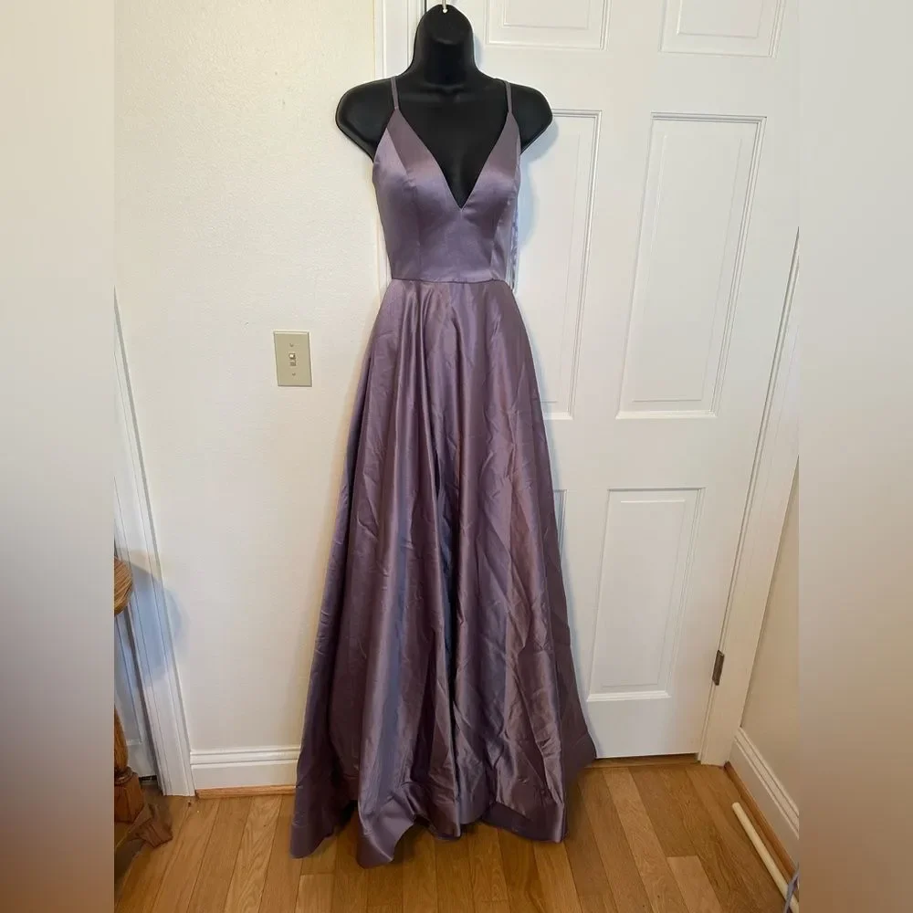 La Femme Lavender/Gray Spaghetti Strap V Neck Dress Size 4 NWT - Picture 2 of 14